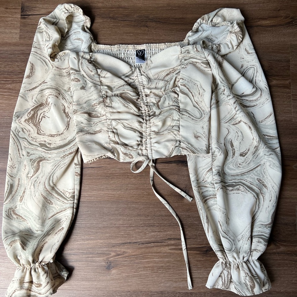 Cropped long sleeve from Windsor